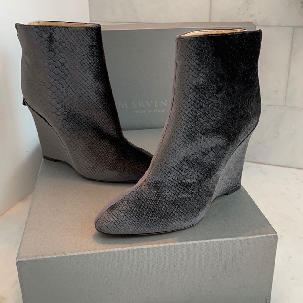 Marvin K velvet bootie size 9